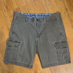 Tommy Bahama Grey Cargo Shorts Sz 34